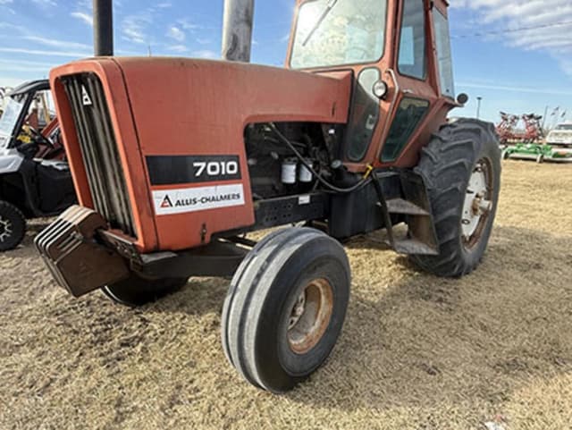 Image of Allis Chalmers 7010 equipment image 1
