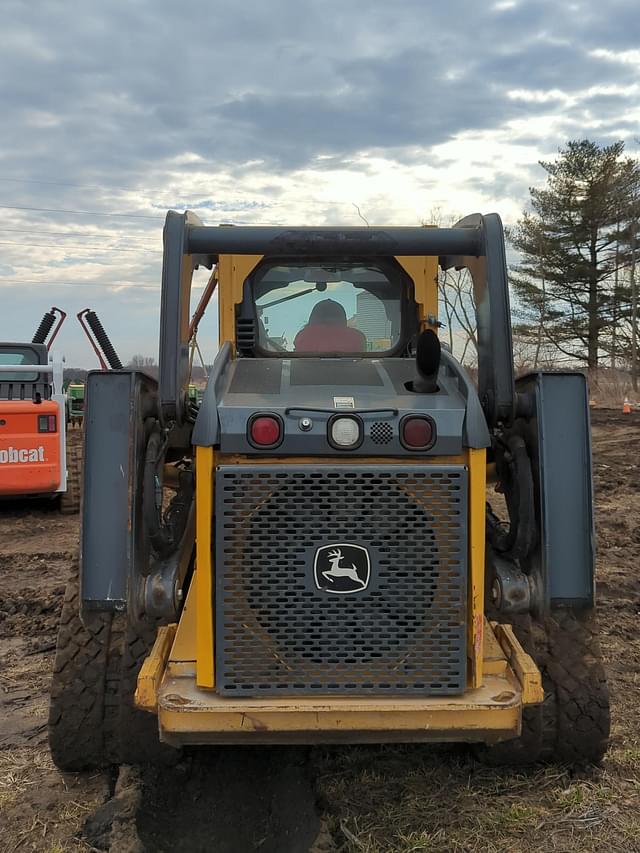 Image of John Deere 333D equipment image 2