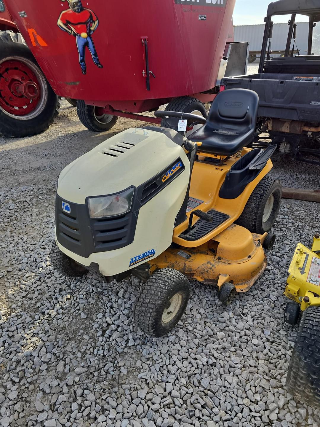 Image of Cub Cadet LTX1050 Primary image