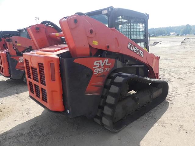 Image of Kubota SVL95-2S equipment image 2