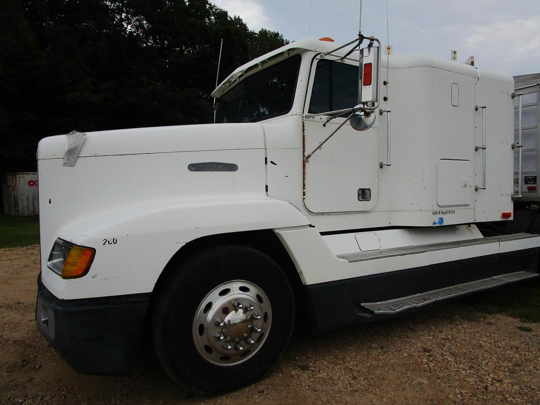 Image of Freightliner FLD120 Primary image