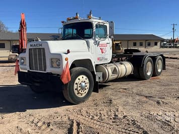 Main image Mack R688ST