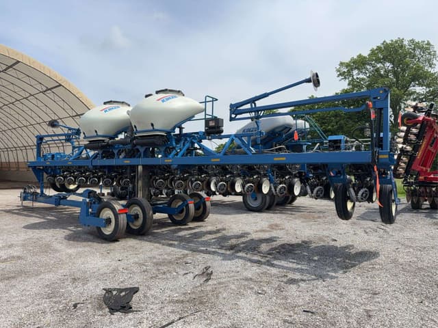 Image of Kinze 3600ASD equipment image 4
