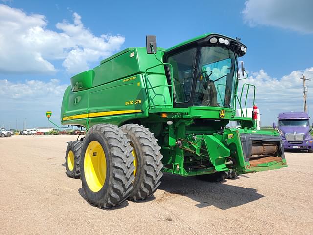 Image of John Deere 9770 STS equipment image 1