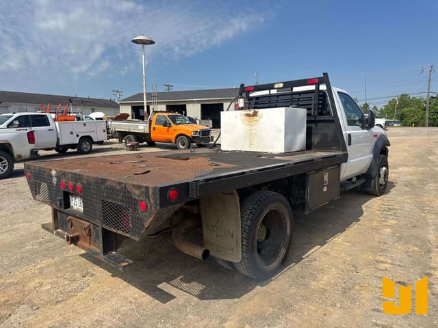 Image of Ford F-450 equipment image 4