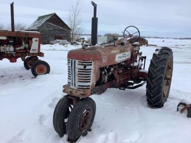 Image of Farmall 350 equipment image 1
