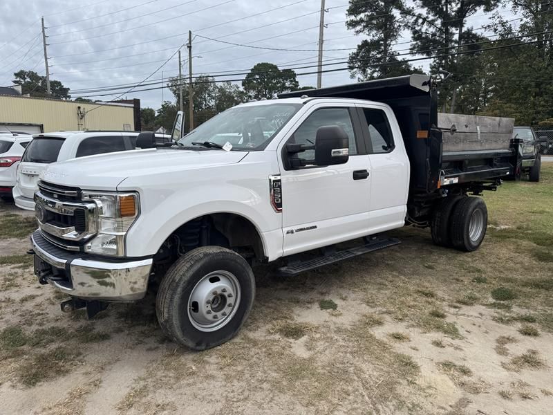 Ford F-350 Equipment Image0