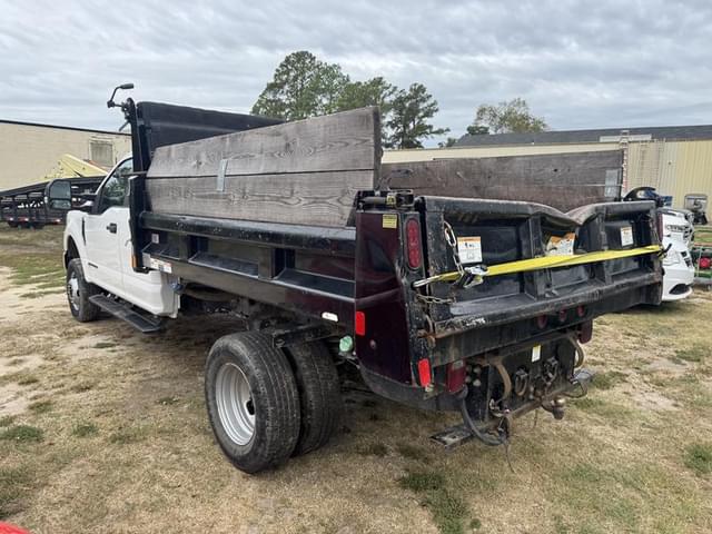 Image of Ford F-350 equipment image 4