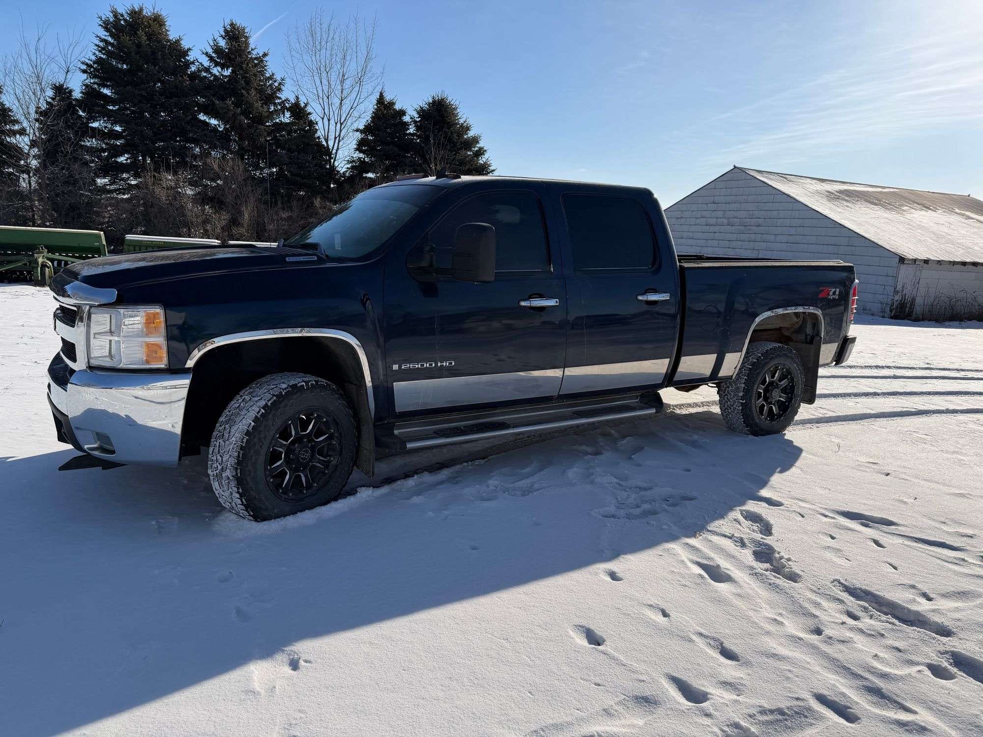 2007 Chevrolet 2500 Equipment Image0