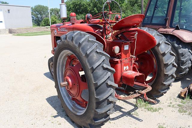 Image of Farmall Super M equipment image 4