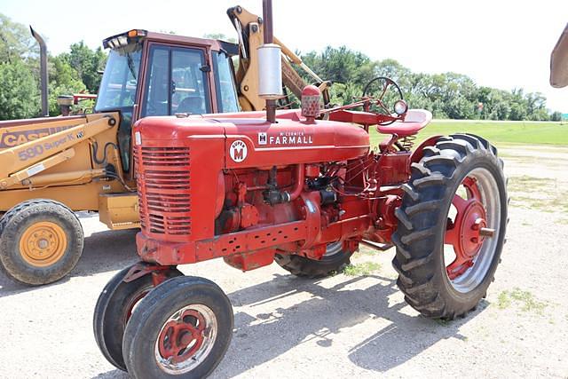 Image of Farmall Super M equipment image 1