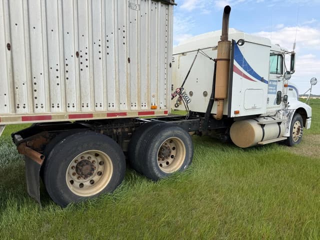 Image of International 9200 equipment image 2