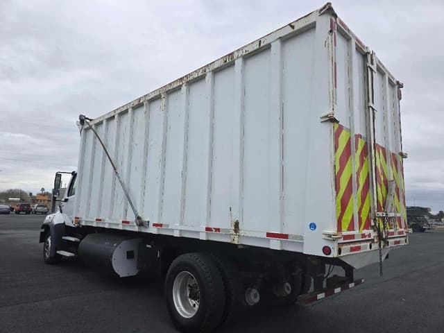 Image of Freightliner 114SD equipment image 3