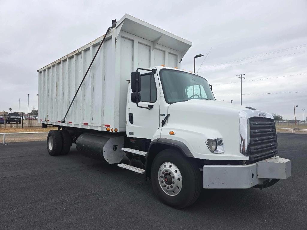 2015 Freightliner 114SD Equipment Image0