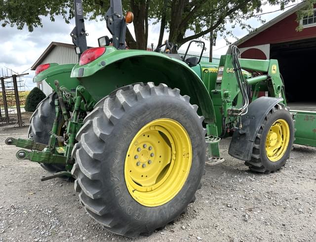 Image of John Deere 6120 equipment image 4
