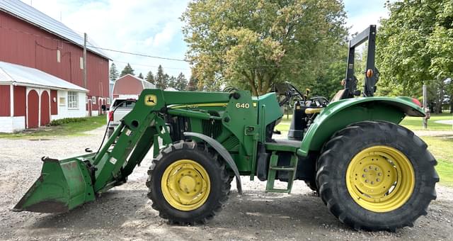 Image of John Deere 6120 equipment image 1