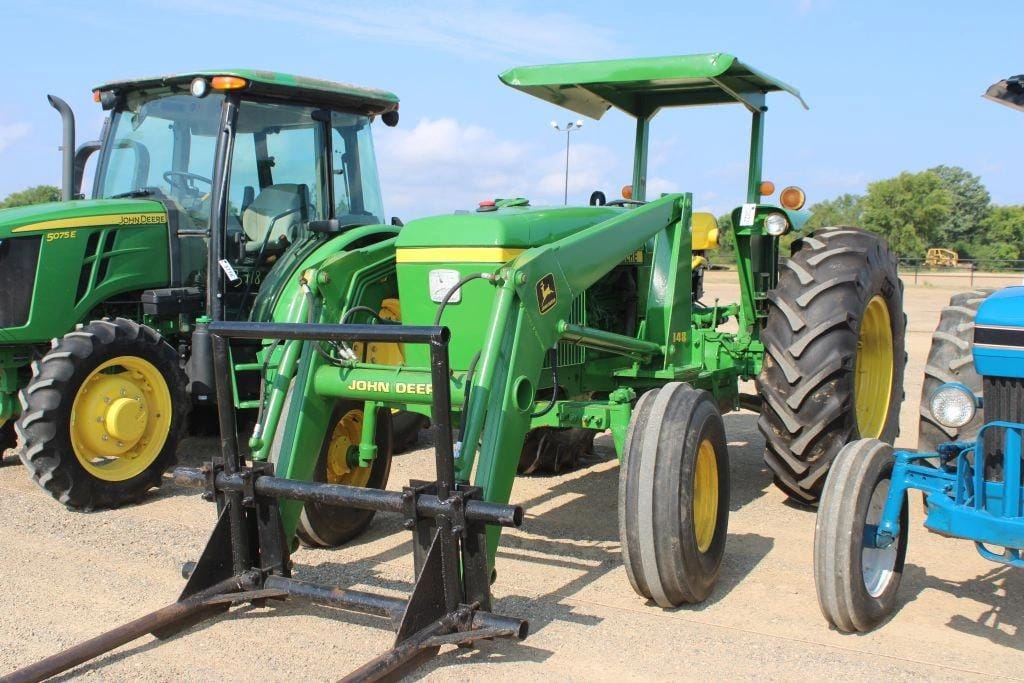 John Deere 2640 Equipment Image0