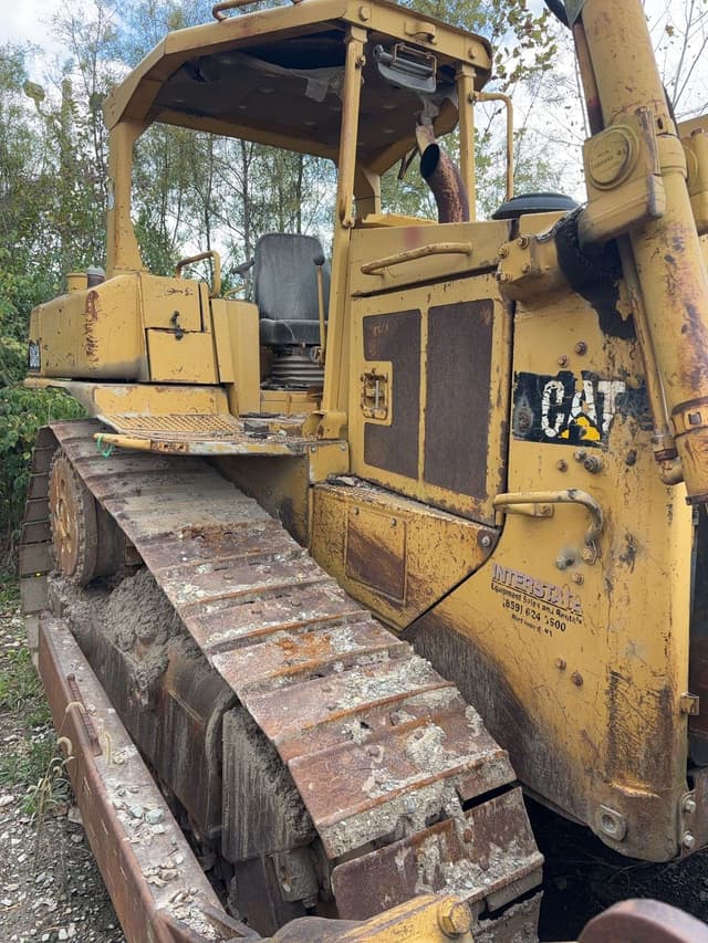 Image of Caterpillar D6H equipment image 2