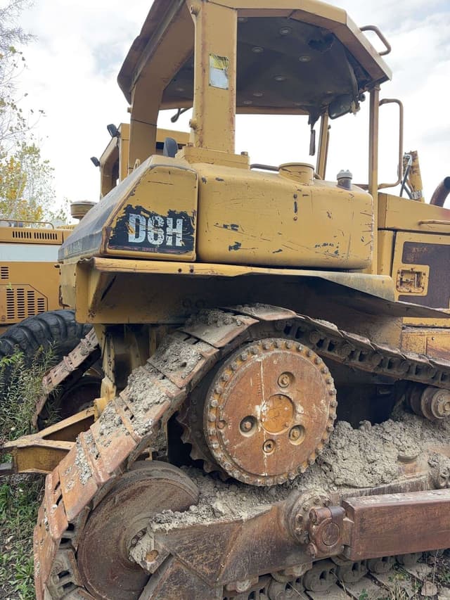 Image of Caterpillar D6H equipment image 3