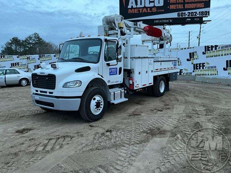 Main image Freightliner M2106