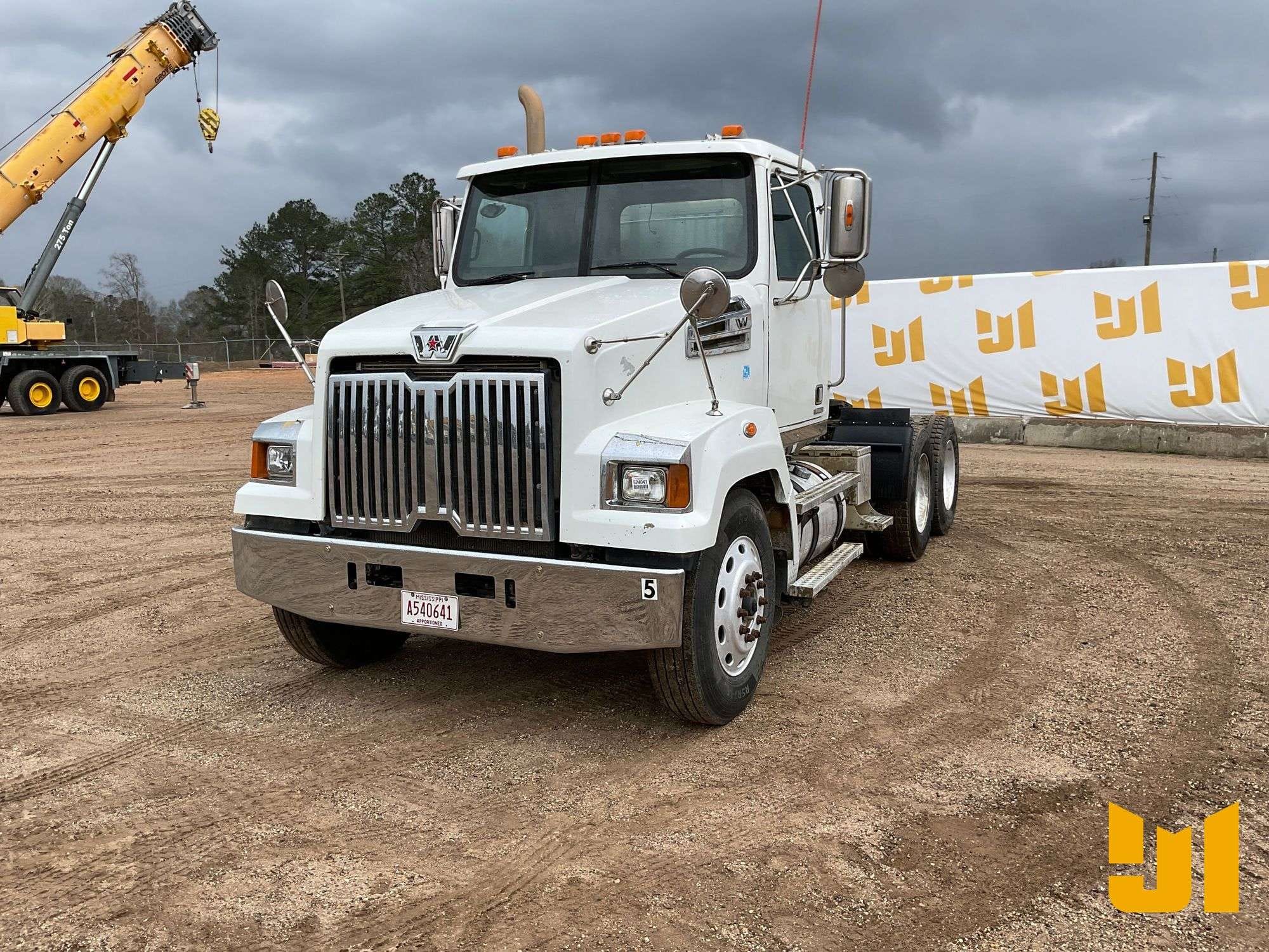 2017 Western Star 4700 Equipment Image0