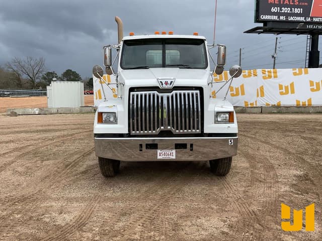 Image of Western Star 4700 equipment image 1