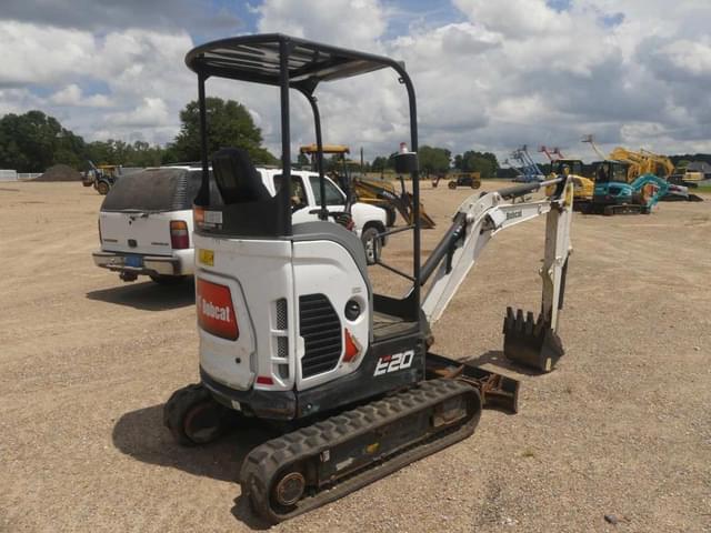 Image of Bobcat E20 equipment image 2