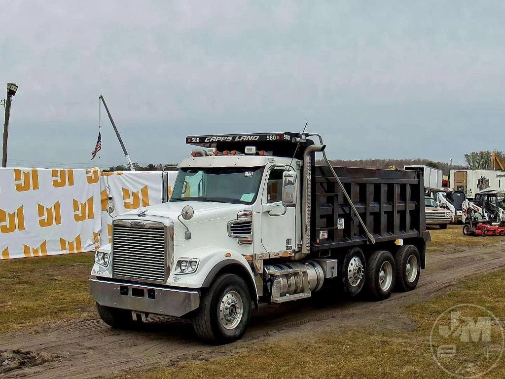 Image of Freightliner SD122 Primary image