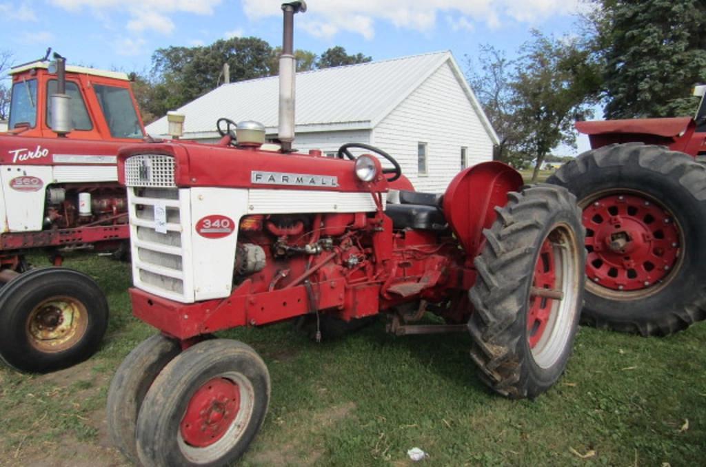 Image of Farmall 340 Primary image