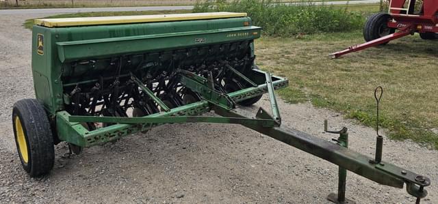 Image of John Deere 8250 equipment image 1