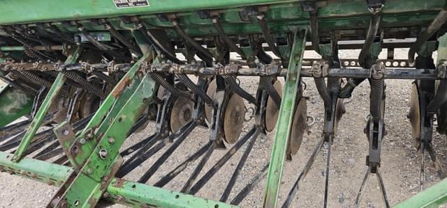 Image of John Deere 8250 equipment image 4