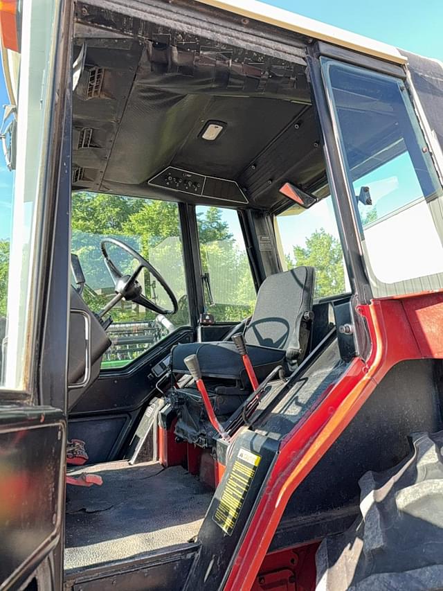 Image of International Harvester 986 equipment image 3