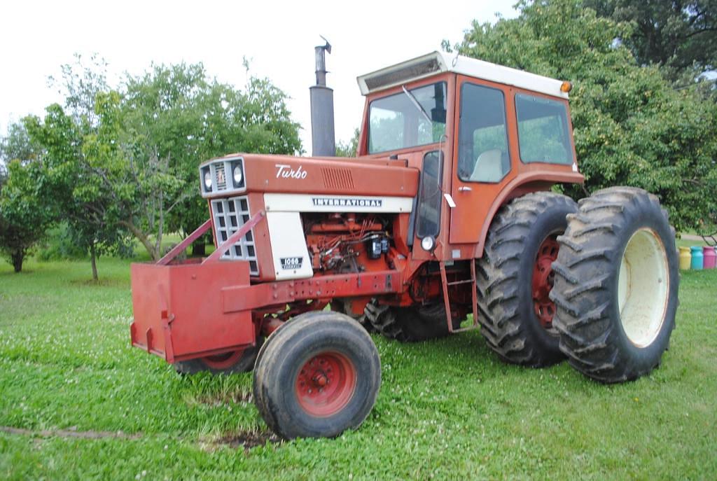 Image of International Harvester 1066 Primary image