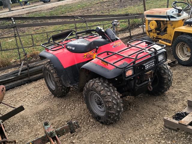 Image of Arctic Cat 300 equipment image 1