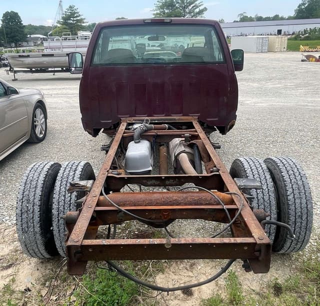 Image of GMC 3500 equipment image 4