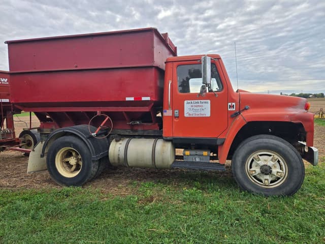 Image of International 1955 equipment image 2