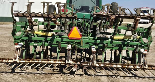 Image of John Deere 1010 equipment image 2