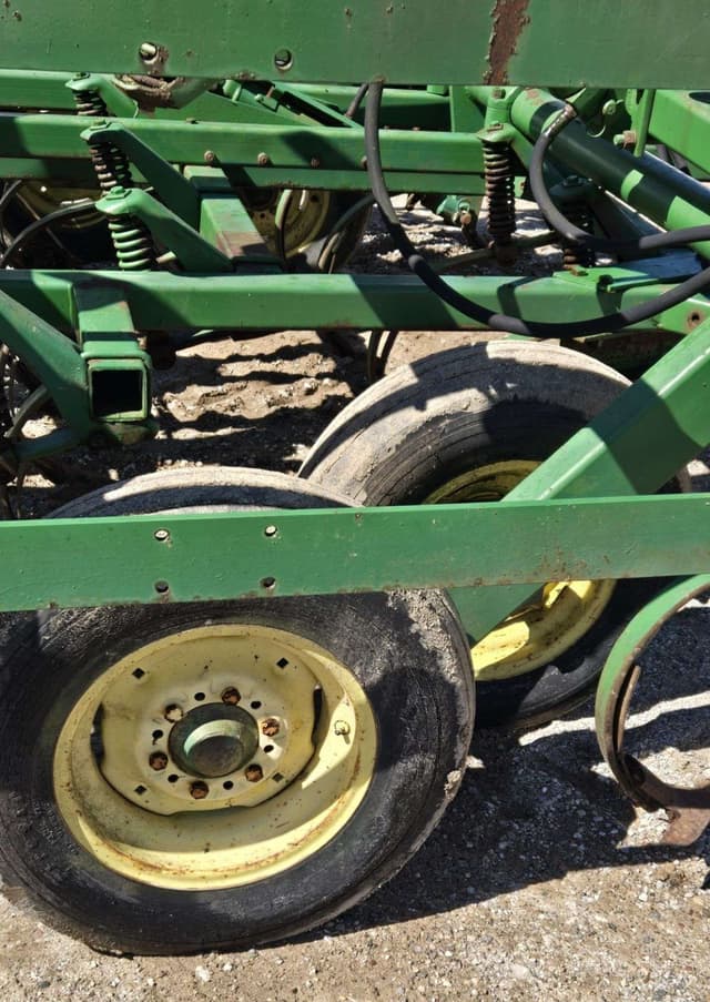 Image of John Deere 1010 equipment image 4