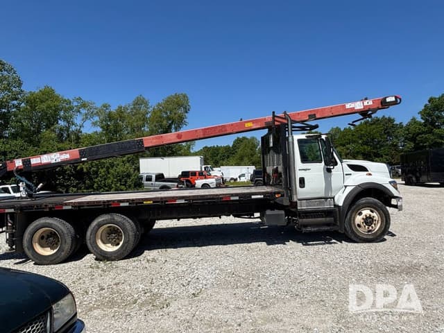 Image of International Workstar 7400 equipment image 3