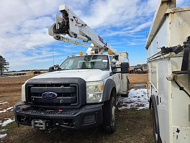 Image of Ford F-550 equipment image 1