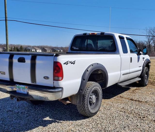 Image of Ford F-350 equipment image 4