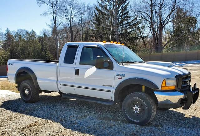 Image of Ford F-350 equipment image 3