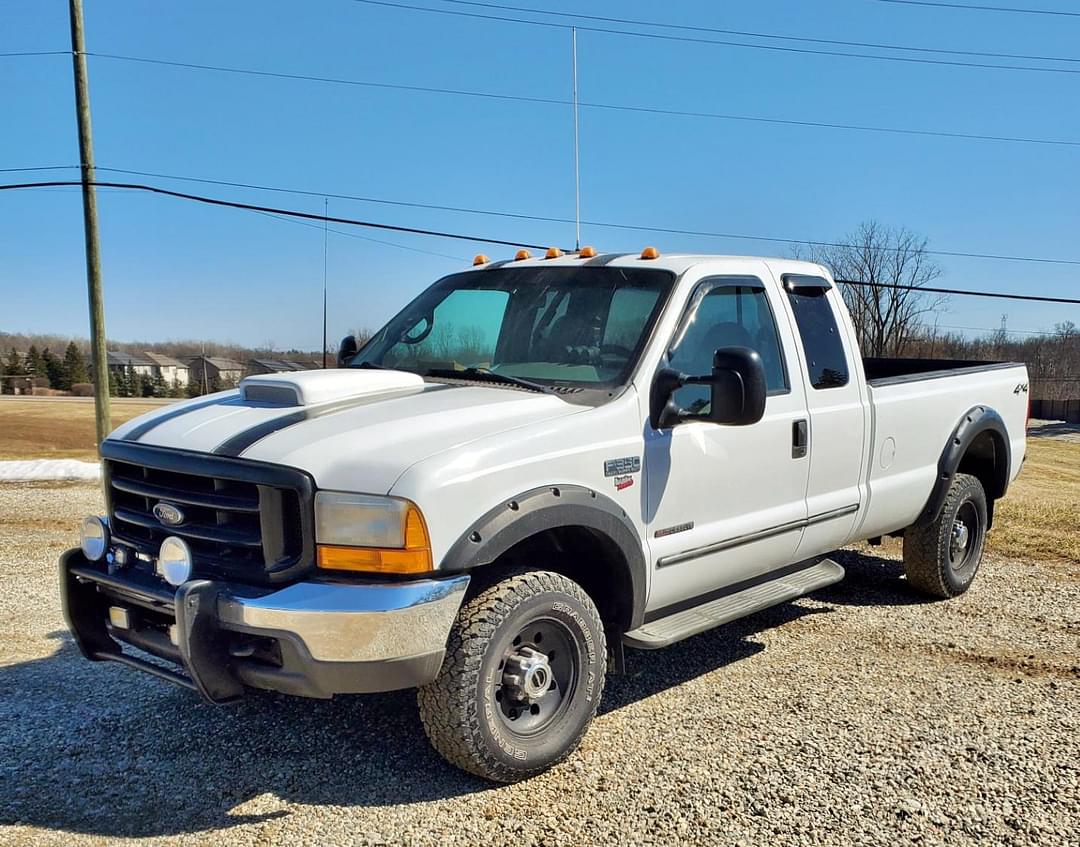 Image of Ford F-350 Primary image