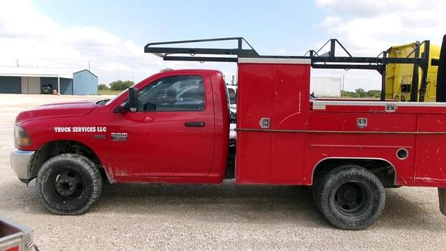 Image of Dodge Ram 3500 equipment image 3