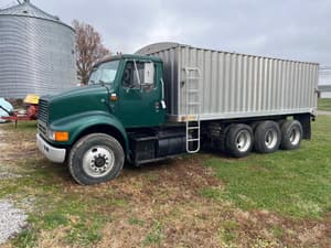 1988 International 8100 Image