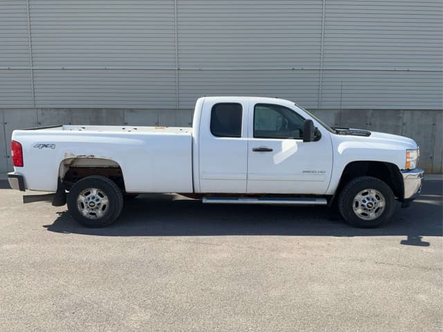 Image of Chevrolet 2500HD equipment image 2