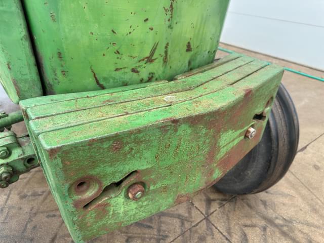Image of John Deere 4320 equipment image 3