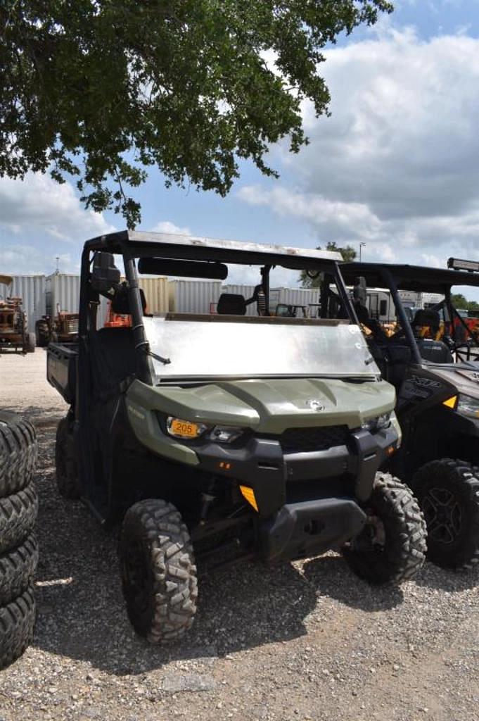 Image of Can-Am Defender Primary image