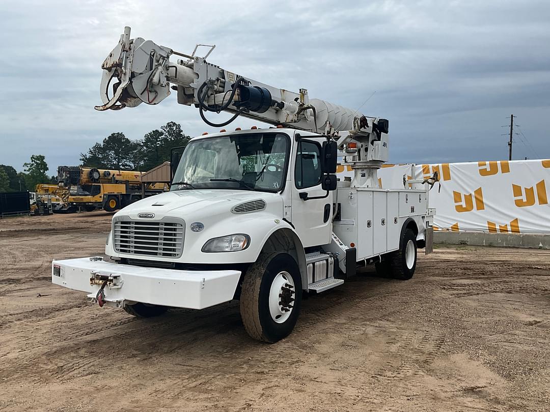 Image of Freightliner M2 106 Primary image