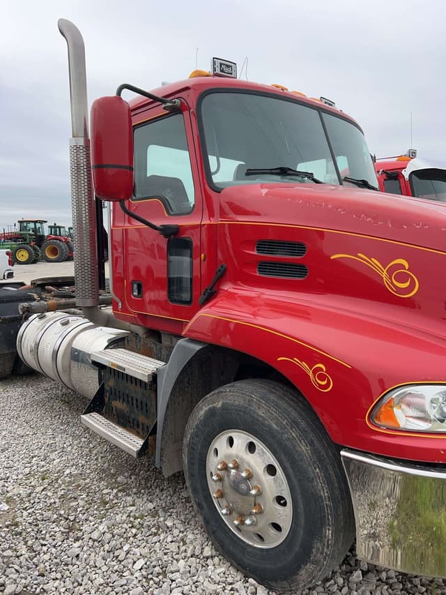 Image of Mack CXU613 equipment image 2